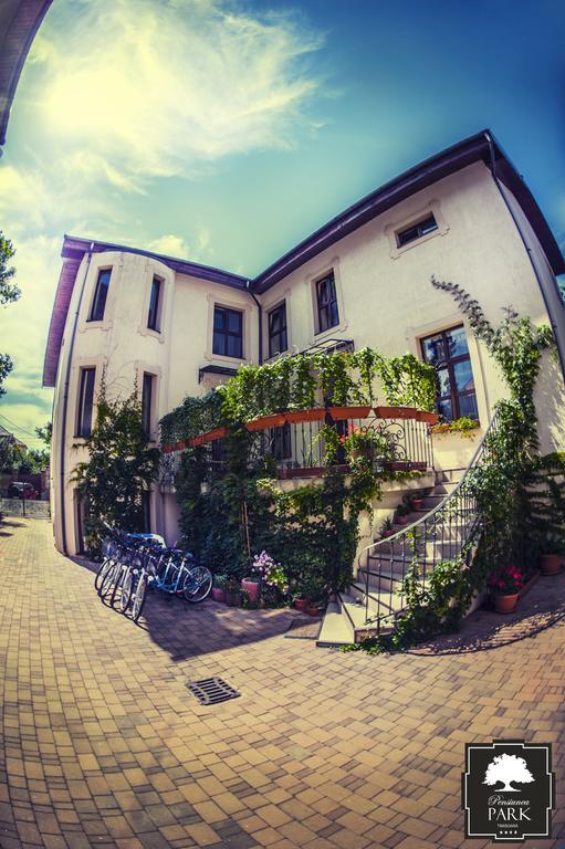 Park Villa - Boutique Hotel Timisoara Luaran gambar